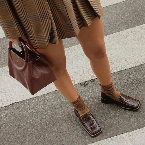 高级又显白，秋冬，穿上这个色的你更有魅力