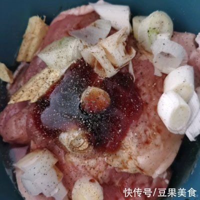 海苔卷|这道紫米鸡腿海苔卷，一上桌就被哄抢一空