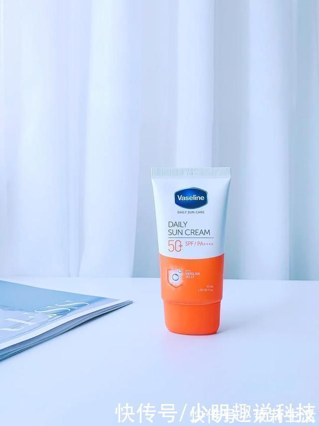 晶冻|这几款被我列进黑名单的防晒霜,不要乱买,小心变成“人间油物”