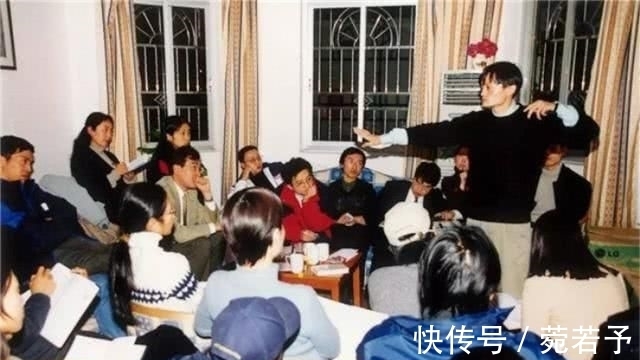 马云|马云低调现身却不发一言，对于阿里他可能真的是放下了