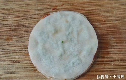 葱油饼|饺子皮买多了？做成它，金黄酥脆，层次分明，刚出锅就被抢光了