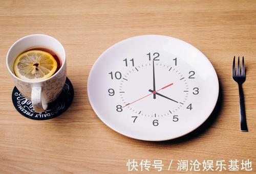 减肥法|晚餐决定体重和寿命?两种流行的吃法,害了很多人