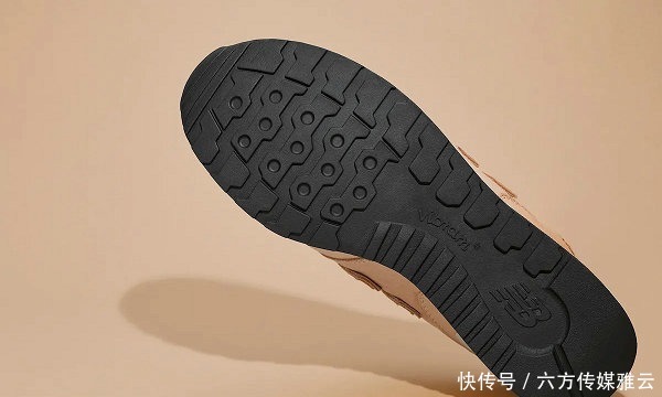 鞋款|北卡蓝 “University Blue”配色鞋款上脚图来袭