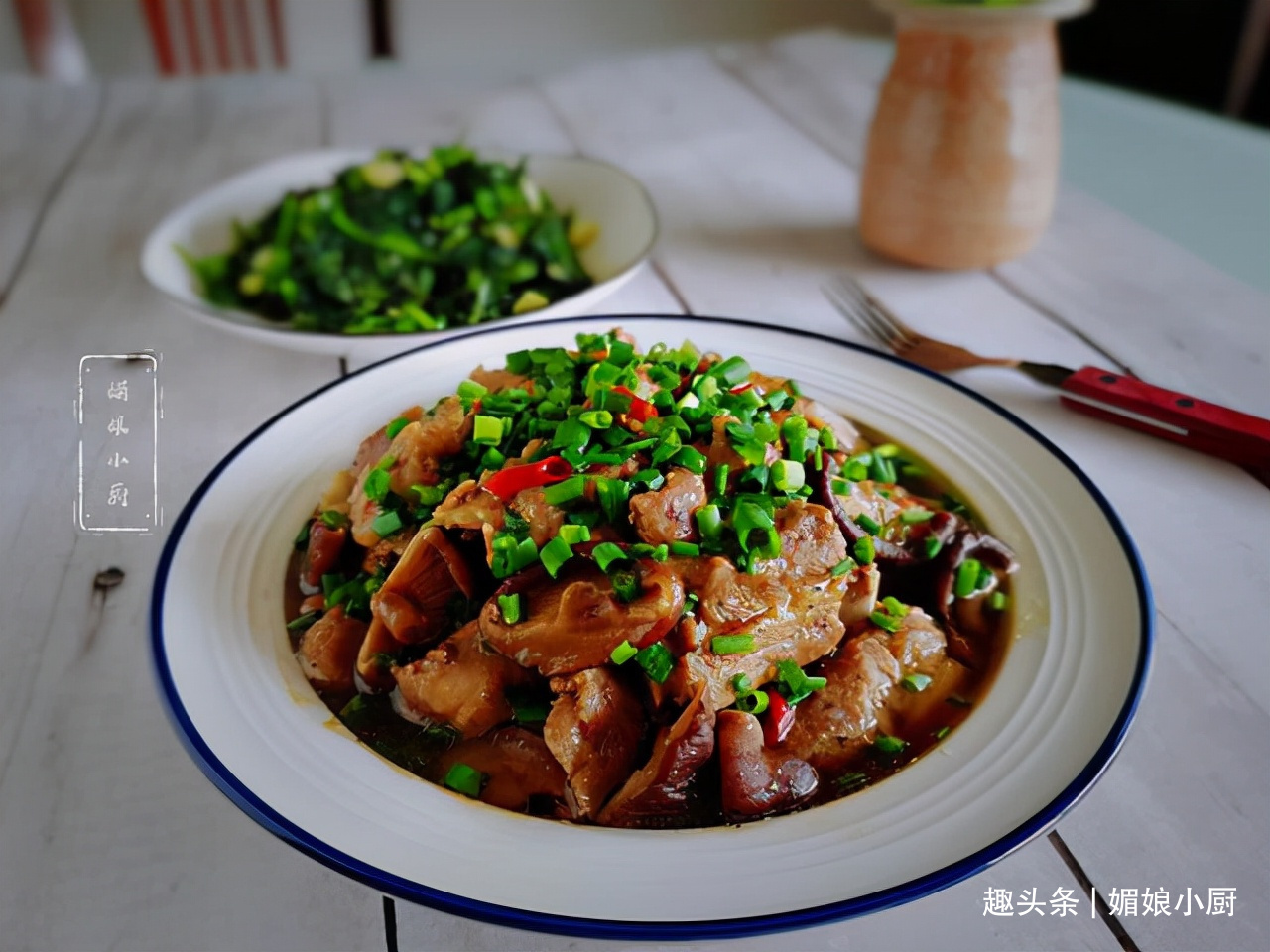 秋天多吃蒸菜不上火,排骨先腌再蒸软烂入味,低脂饮食清香滋润!