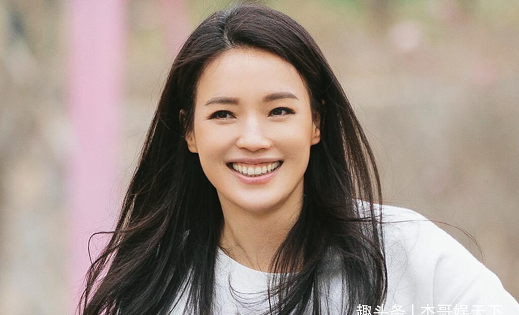 礼物 《桃花坞》汪苏泷的礼物太尴尬,舒淇的礼物成焦点,太壕了