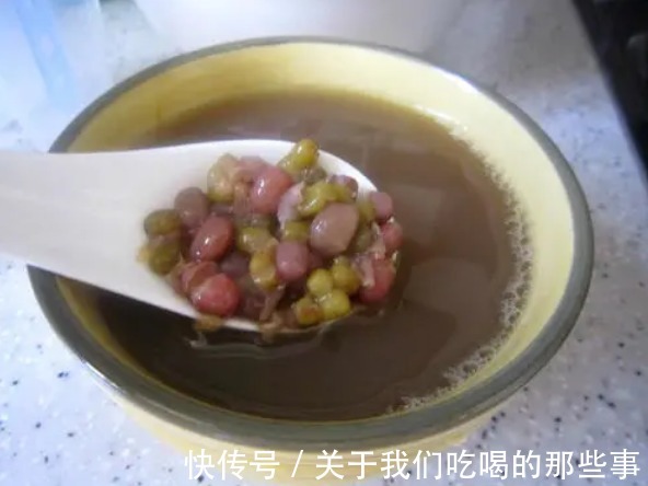 绿豆|伏天喝绿豆汤，多加4样，赶走暑热湿气，牢记2个“趁”，清凉舒爽