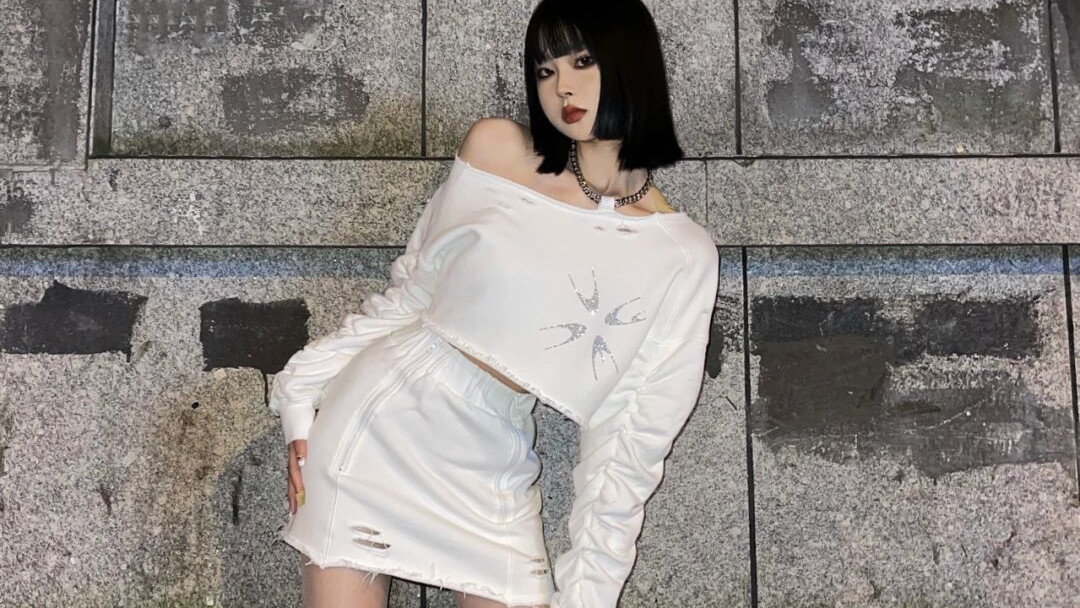 街拍 白色套装辣妹街拍, 酷飒霸气又甜美, 谁看了不心动