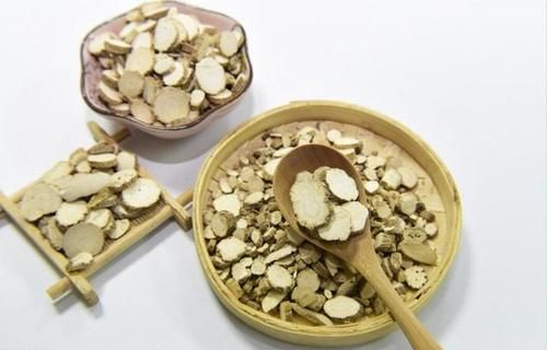 烟熏类|女人40后想不长斑，4种食物要少吃，医生：坚持2习惯，斑自消