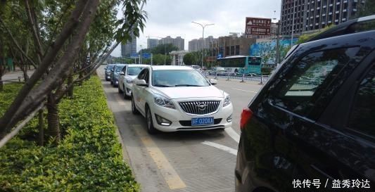 路边停车位内画黄叉 路边停车位内画黄叉