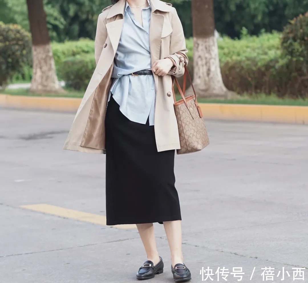 乐福鞋|秋季建议爱美女性多穿“风衣”,搭配连衣裙、半身裙,时髦又优雅