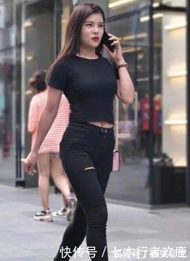 气质|牛仔裤适合各种搭配,凸显女性时尚甜美的气质