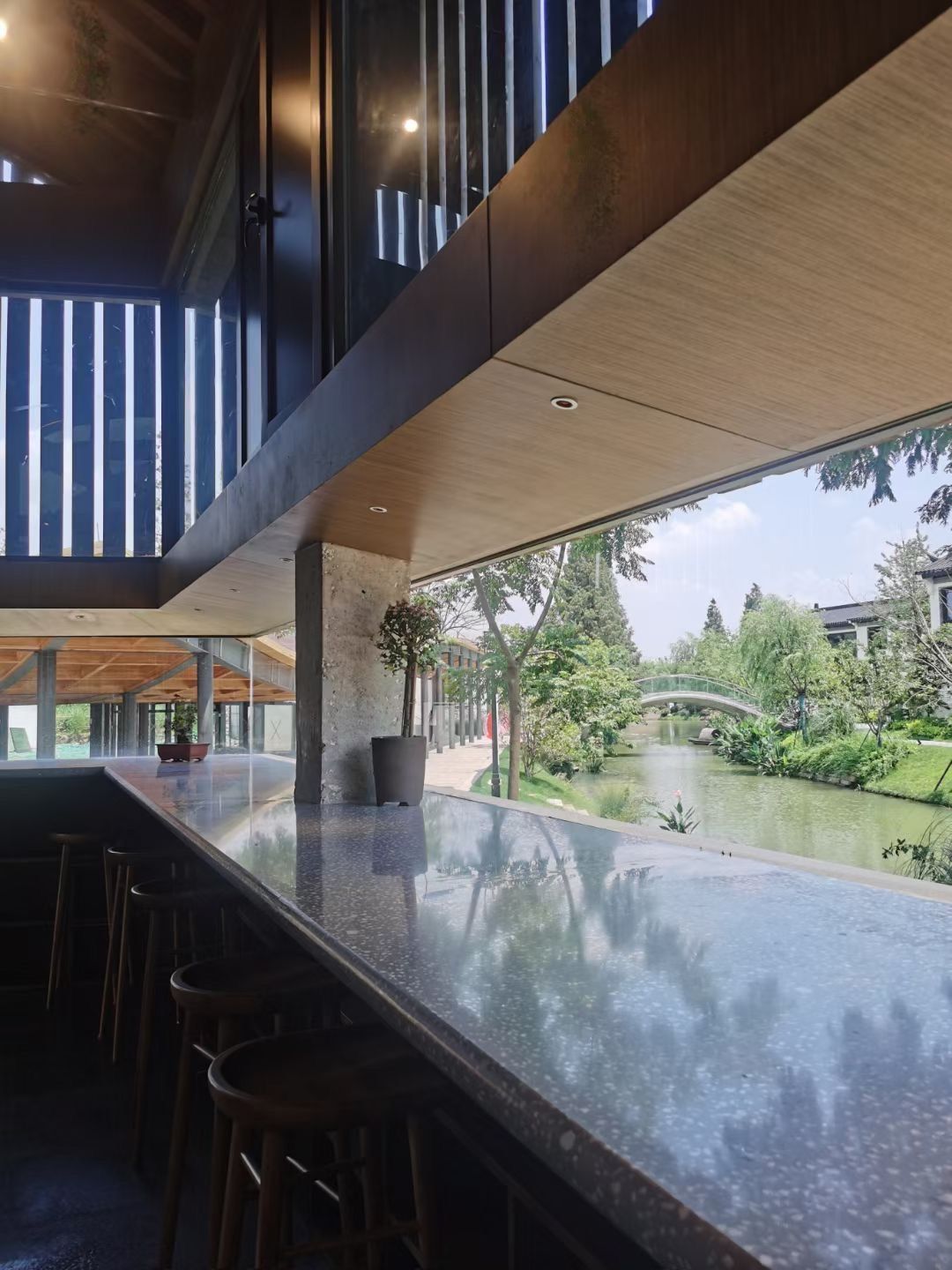 青浦区|拓宽书香“同心圆”，上海又诞生“最美”书店，打造诗意的文化空间