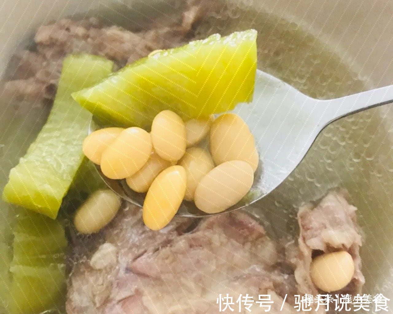 35℃高温还上火，我建议你多吃苦瓜！清热败火，营养消暑