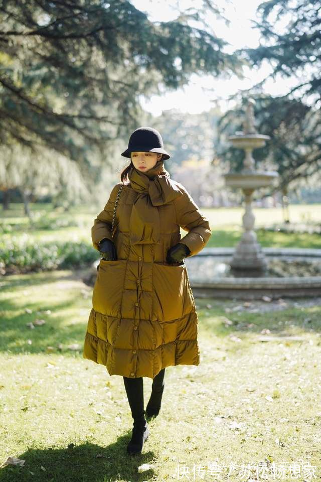 层次感 今年尽量少穿羽绒服配打底裤!学三木的“简约”搭配,优雅又高级