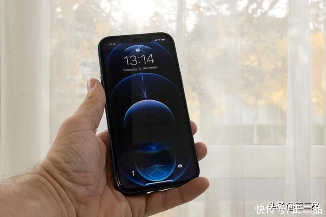 oled|iPhone 12系列销量破亿，靠的是什么？