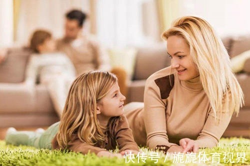 家长们|姐姐上学后,无聊弟弟“花式”想姐姐,妈妈:忘记她怎么揍你了?