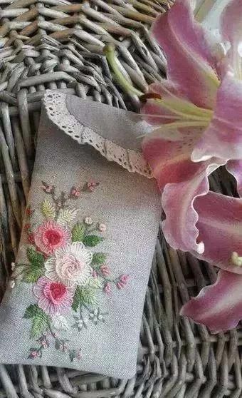 旧物改造旧衣服只能扔掉除了可以捐赠，还可以这么做隔壁小孩看到都抢着要