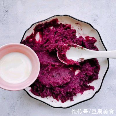 紫薯|#安佳马苏里拉芝士挑战赛#营养翻倍，拉丝绵长！紫薯芝士塔