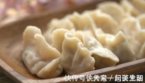 速冻水饺|煮水饺有2个“坑”,用正确的方法煮饺子,煮的饺子不粘也不破皮
