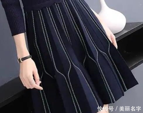 穿了这么多年冬裙才知道:搭大衣穿,可以这么好看!关键还不贵
