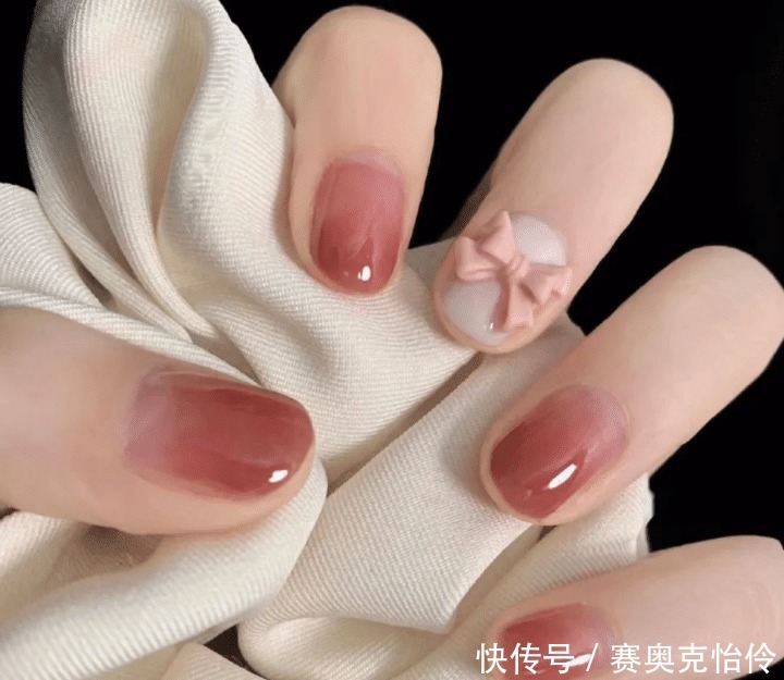 温柔可爱的果冻感美甲，拿图去做！