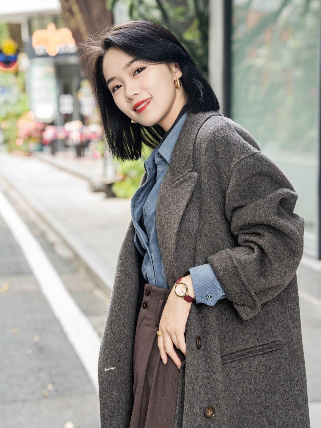 百搭 今年流行羽绒服搭配针织裤,穿上身百搭又时尚!