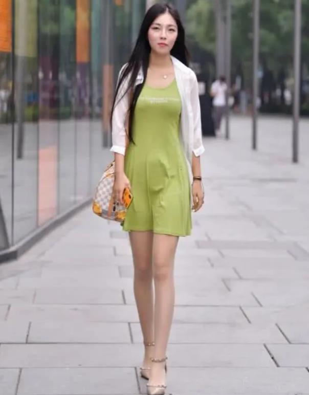 美女|长发披肩的小姐姐,笑容甜美可爱,就是有魅力