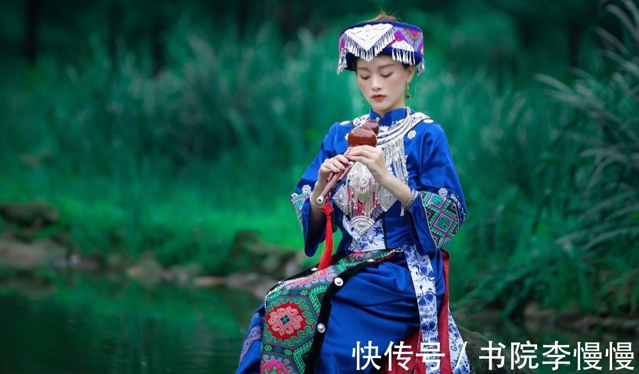 空中舞#诗·十首丨谁似西湖不染色,我心桑梓慕炊烟