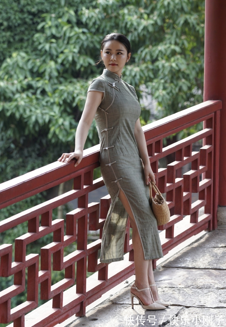 知性|气质时尚的搭配,穿国风旗袍,做知性温柔的女人!