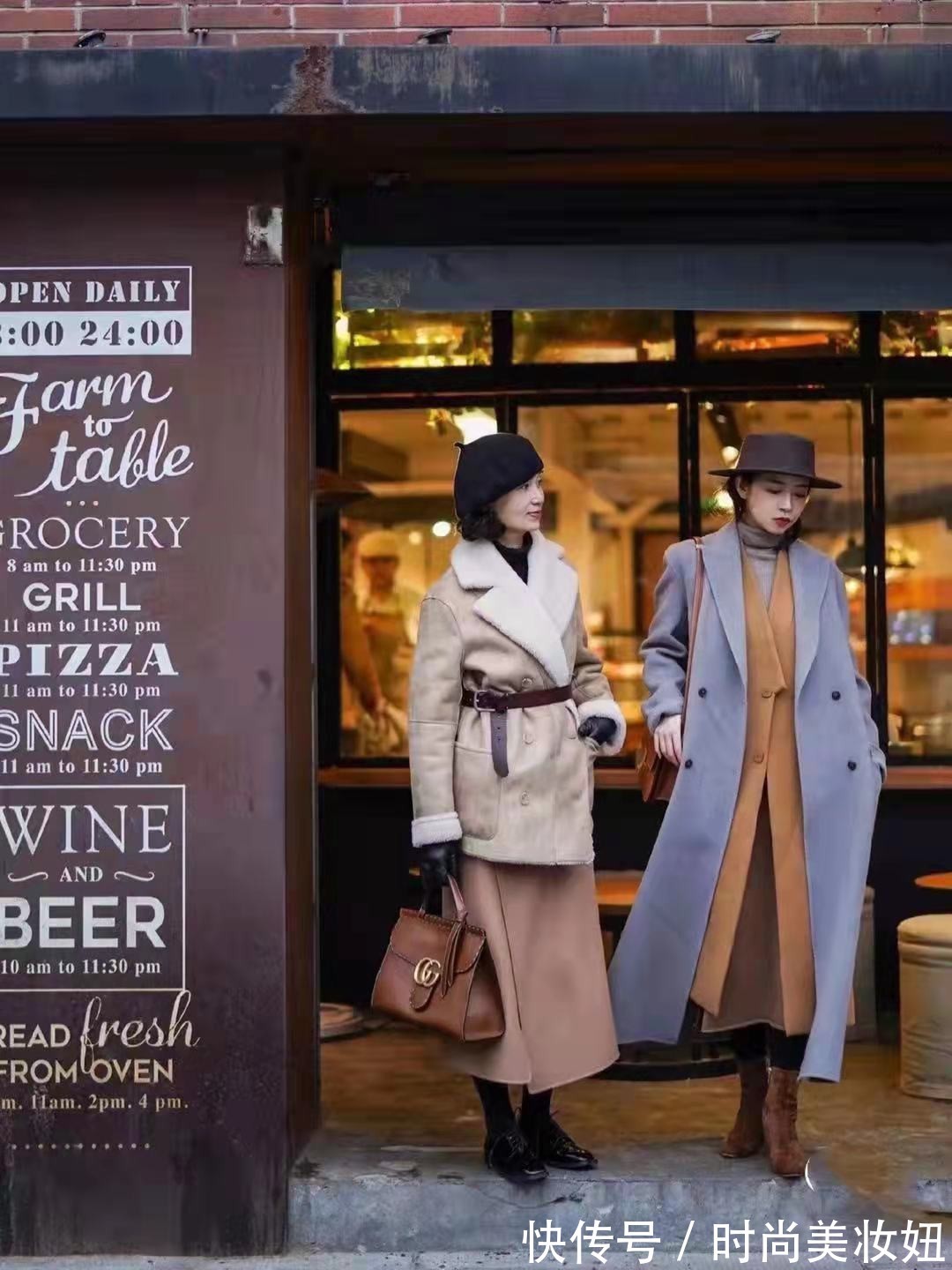 大衣|60岁女人会不会穿“大衣”,区别在这4点,穿对了高级又体面