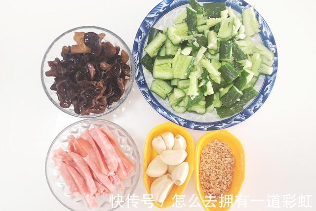 黄瓜|不论男女，晚上空腹吃它，相当于慢跑1小时，大肚腩慢慢变平