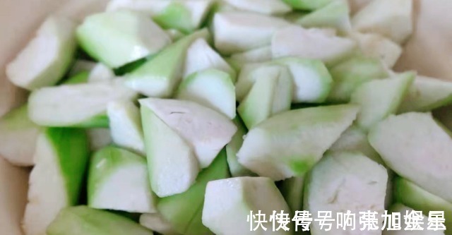 豆腐和它是绝配,切块一煎再一炖,软嫩鲜美好消化,天天吃都不腻!