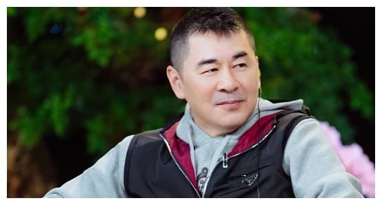 陳建斌真有眼福,蔣勤勤吃飯時(shí)脫妝,真實(shí)顏值看呆現(xiàn)場(chǎng)男嘉賓