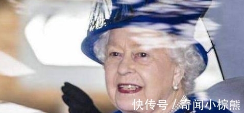 红色|93岁的英国女王超爱美,出门补妆口红色号必须跟服装搭,太精致