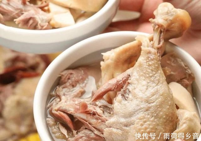 这样炖老鸭汤,鲜香无比,营养滋补,老人小孩都爱吃