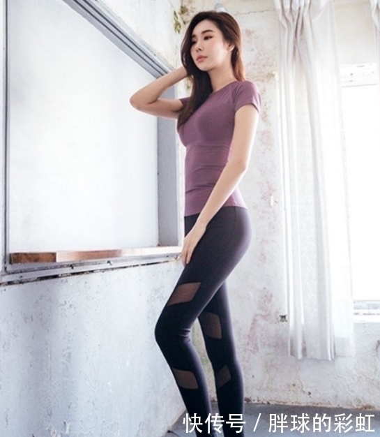 大秀|倾国倾城的打底裤小姐姐,大秀魅力身姿,展示优美迷人的S形身材