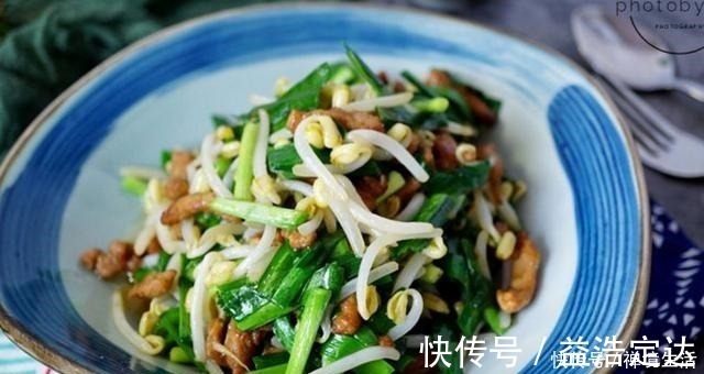 小蛮腰|韭菜和“它”是搭档，一周吃2次，刮油又排便，大肚腩都变平了