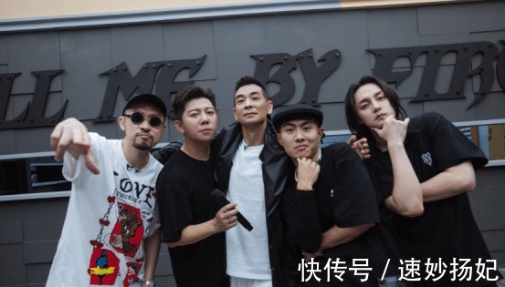 小白|综艺《披荆斩棘的哥哥》,小白和海泉选歌的时候机智,改编也牛