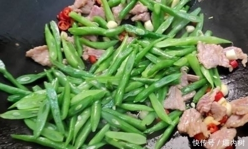 四季豆炒肉片|一菜有点贵,但也别舍不得吃,补钙比牛奶还强,孩子多吃猛长个子