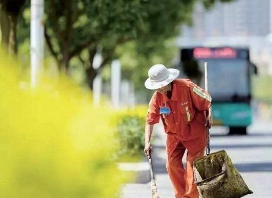 父母|哥哥考全班第一,父母却偏心“笨”弟弟,背后原因让人感动