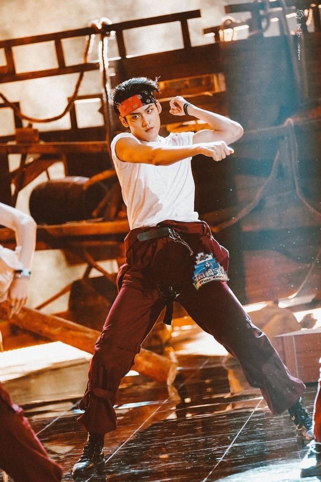 《化身孤岛的鲸》不敌《believer》，沸羊羊道出了真相