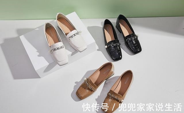 高跟鞋 为什么更建议女人,穿西装裤要配乐福鞋,看了这些时髦搭配,懂了!