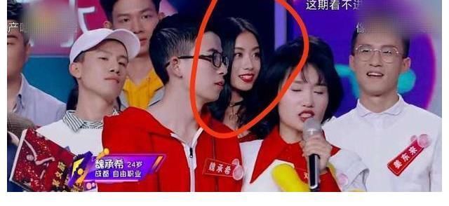 終于知道伍珂玥為什么能奪冠了，你看她老爸是誰