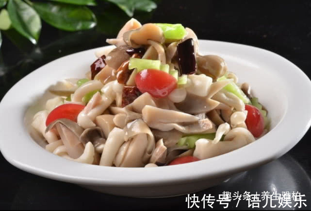 凉拌西葫芦丝|家有老人可常吃3菜，清热降火，开胃健脾，保护肝脏，好处多多