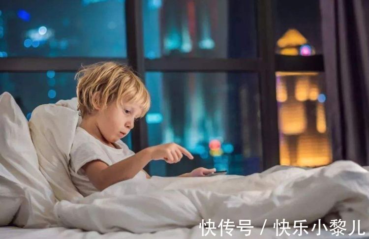 大宝|二宝降生以后,大宝跟谁一起睡成难题,年轻宝妈的做法值得借鉴