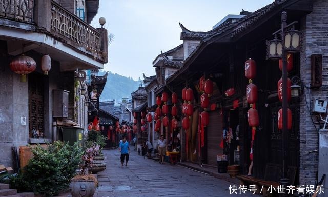 有人问我如何就会写小说，我想说：你到湘西去旅行一年就好了