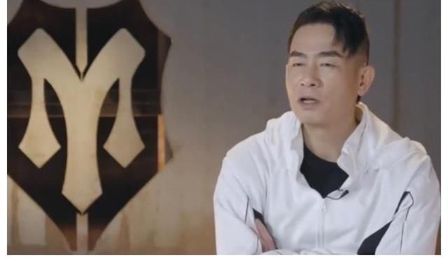 披荆斩棘的哥哥:陈小春招队友秒变山鸡哥,张智霖如同正派卧底