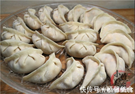 做饺子时，切记“2放2不放”，饺子鲜嫩多汁，调啥馅都香