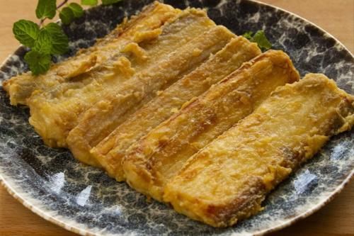 口感|煎带鱼，用面粉还是淀粉？大厨教你一招，口感香酥脆，好吃不油腻