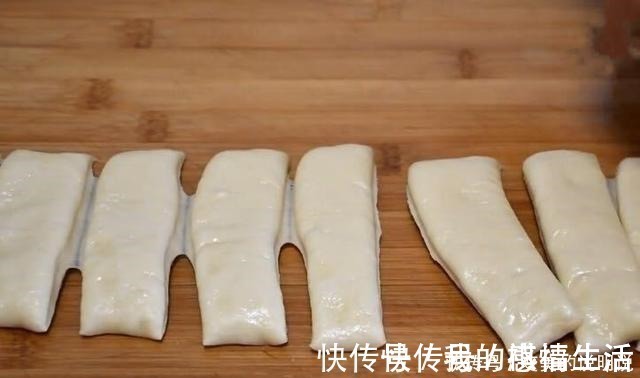 酥脆|炸油条时，一定要加此物，油条个个空心，蓬松酥脆，还好吃